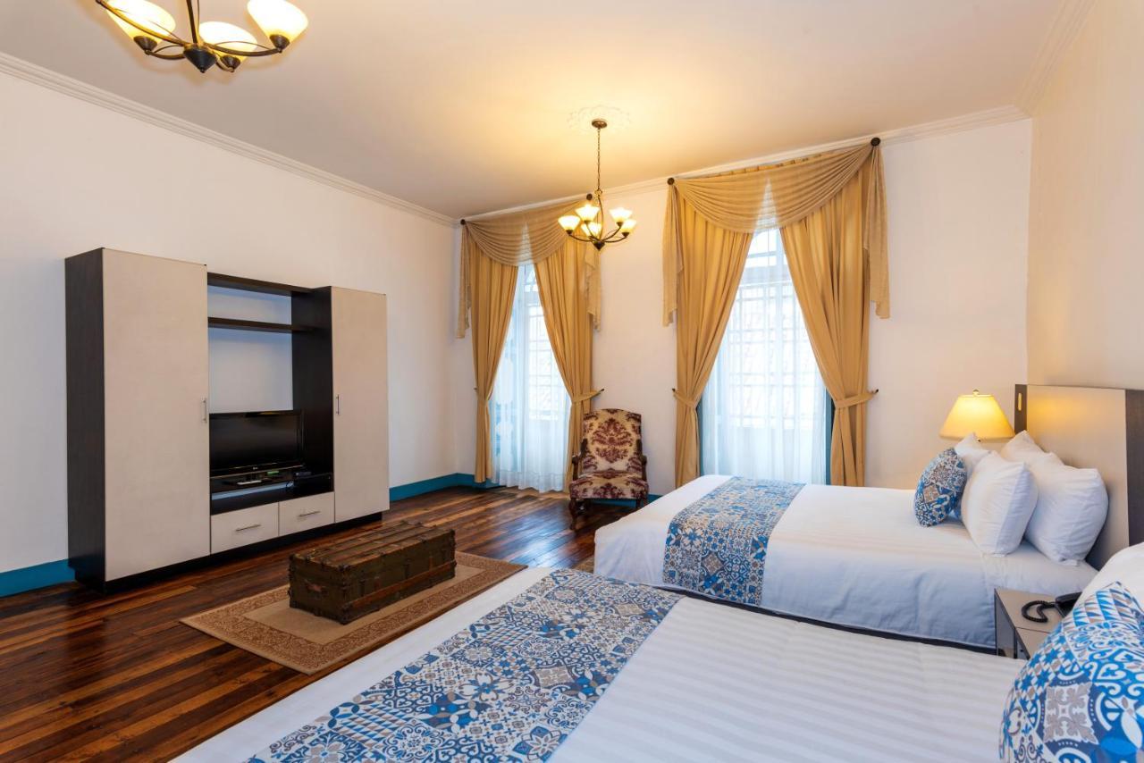 Del Parque Hotel & Suites Куэнка Экстерьер фото